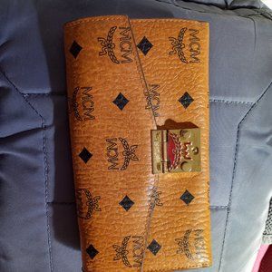 Tracy large crossbody wallet